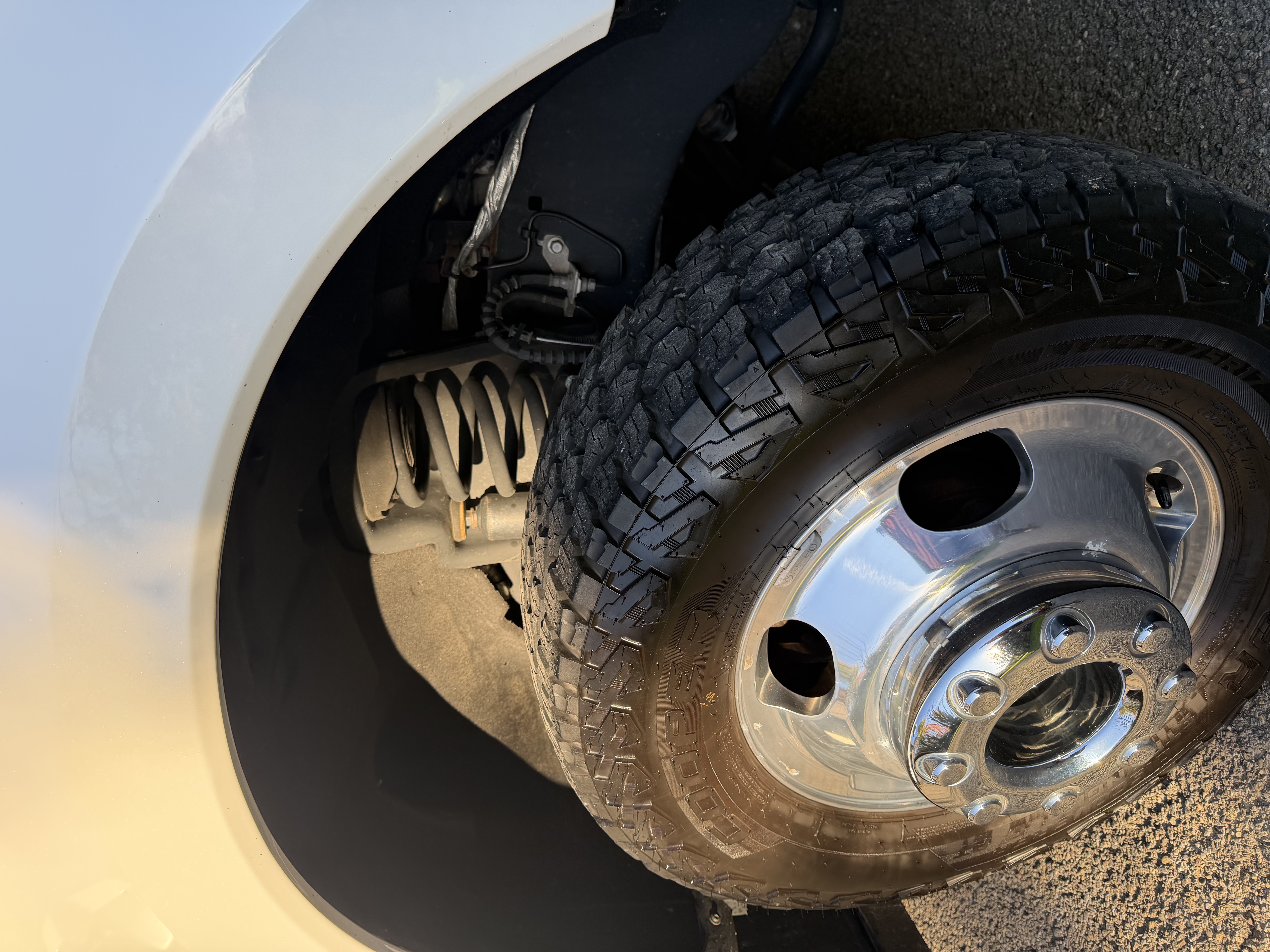 Used 2022 Ford F350 Limited AWD/4WD image 5