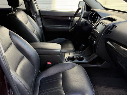 Used 2012 Kia Sorento EX w/ Premium Plus Pkg image 17