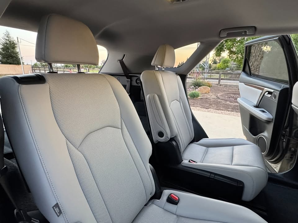 Used 2021 Lexus RX 350L Premium w/ Premium Package AWD/4WD image 19