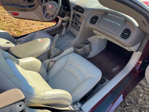 Used 2003 Chevrolet Corvette Convertible w/ Preferred Equipment Group1 image 29