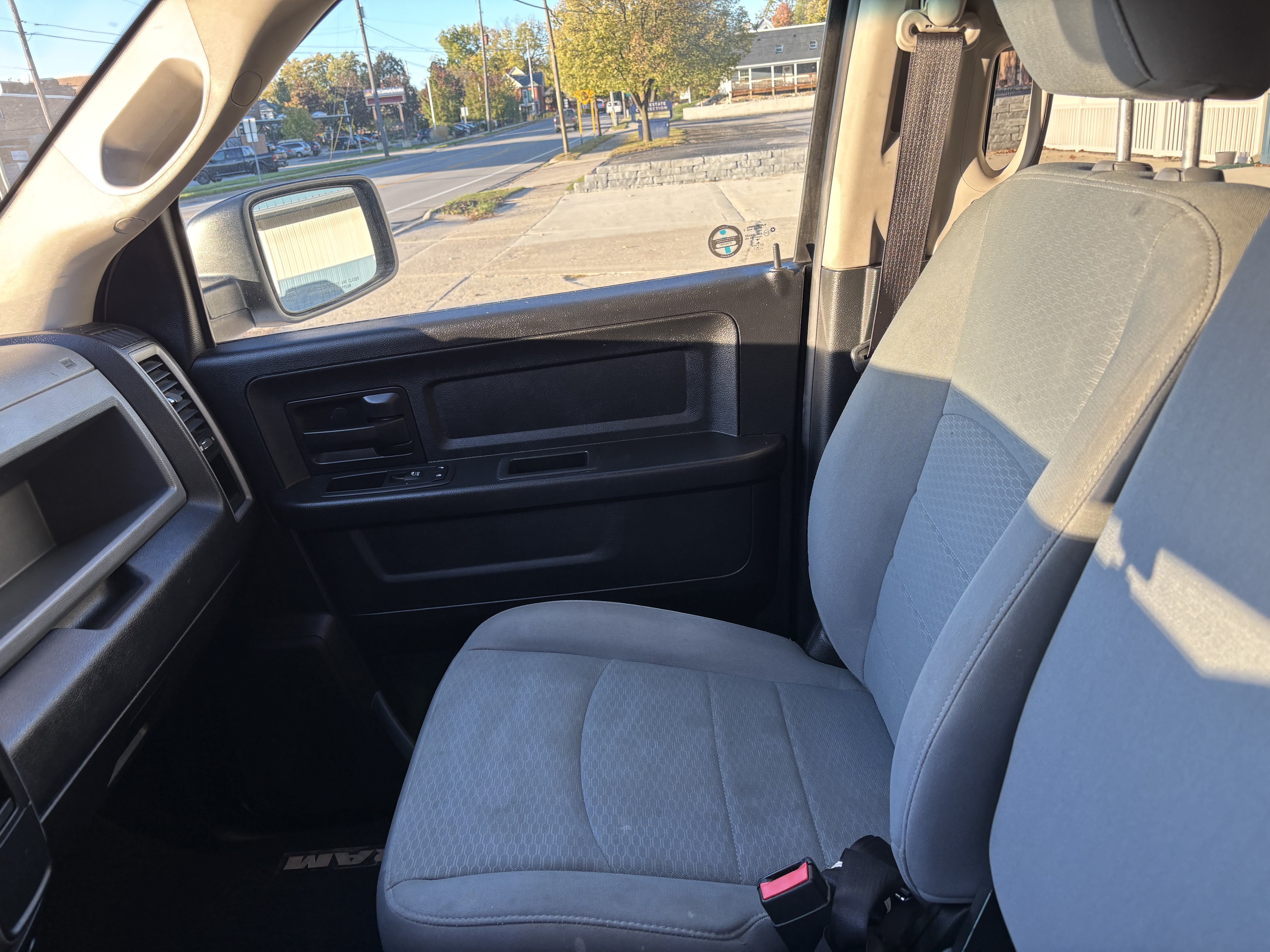 Used 2017 RAM 1500 ST w/ SXT Appearance Group RWD image 16