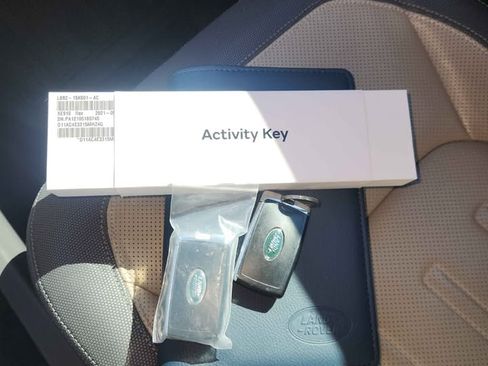 Used 2022 Land Rover Defender 90 X-Dynamic HSE image 8