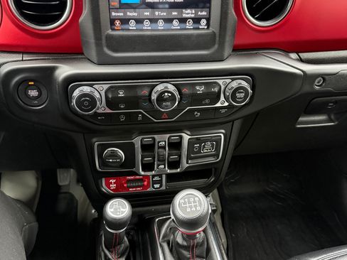 Used 2021 Jeep Gladiator Rubicon w/ LED Lighting Group image 17