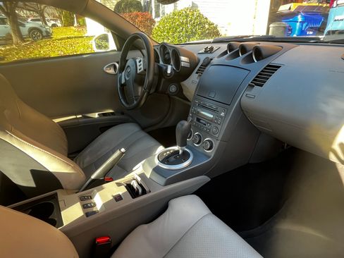 Used 2003 Nissan 350Z Touring image 12