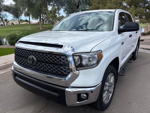 Used 2019 Toyota Tundra SR5 w/ SR5 Convenience Package RWD image 2