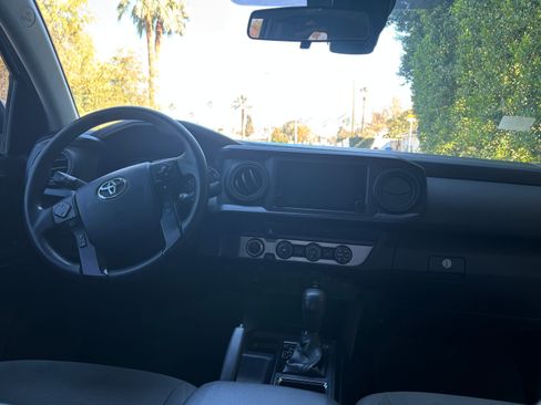 Used 2019 Toyota Tacoma SR image 15