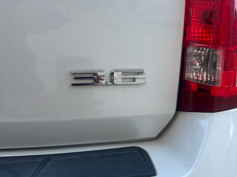 Used 2013 Cadillac SRX Premium w/ Driver Assist Package image 16