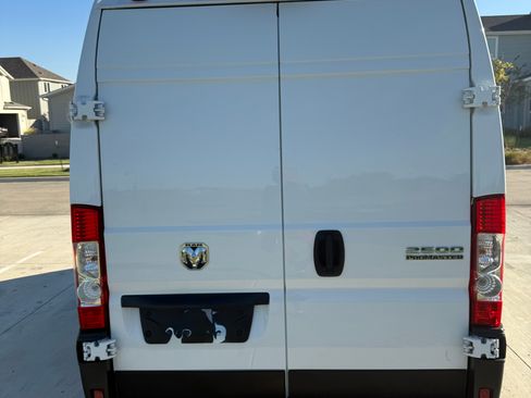 Used 2023 RAM ProMaster 2500 image 5