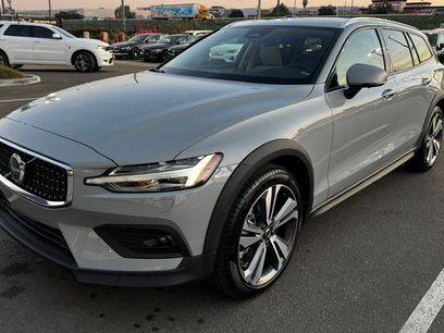 Used 2025 Volvo V60 B5 Cross Country Plus w/ Protection Package Premier