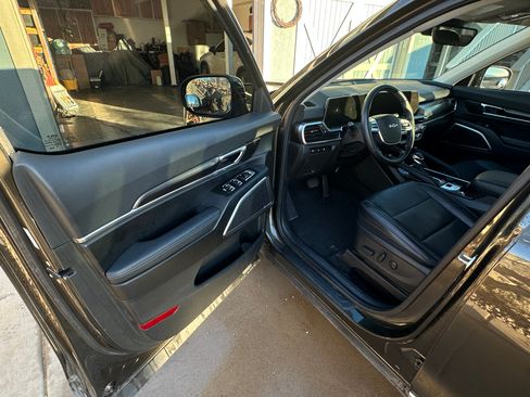 Used 2024 Kia Telluride S w/ S Sunroof Package image 15