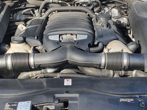 Used 2014 Porsche Cayenne S image 15