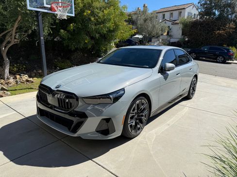 Used 2024 BMW i5 eDrive40i w/ M Sport Package image 1