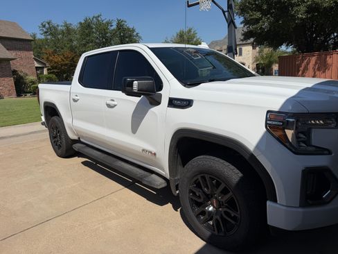 Used 2020 GMC Sierra 1500 AT4 w/ AT4 Premium Package AWD/4WD image 2