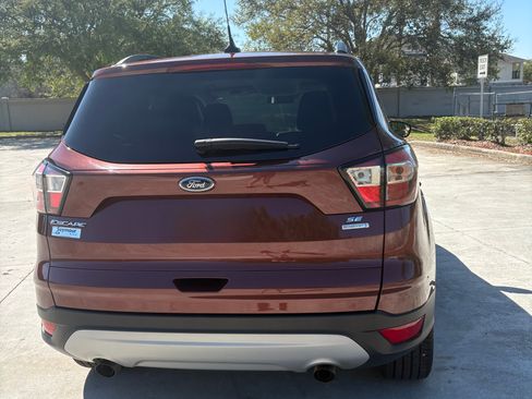 Used 2018 Ford Escape SE w/ SE Sync 3 Package image 13