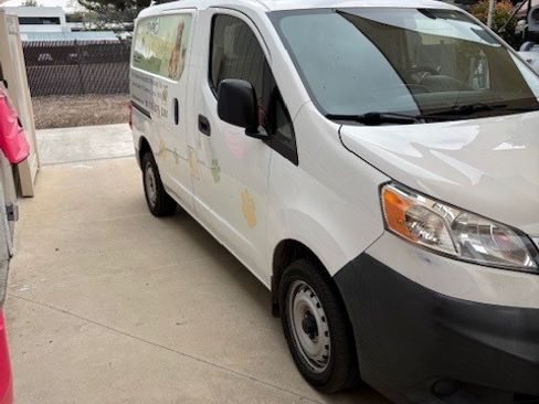 Used 2014 Nissan NV200 S w/ Back Door Glass Package image 9