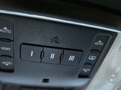 Used 2019 Jeep Grand Cherokee Trailhawk w/ Trailhawk Luxury Group image 25