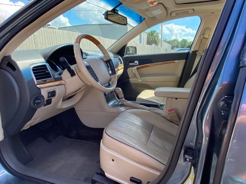 Used 2012 Lincoln MKZ FWD image 6