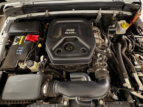 Used 2022 Jeep Wrangler Unlimited Sahara image 18