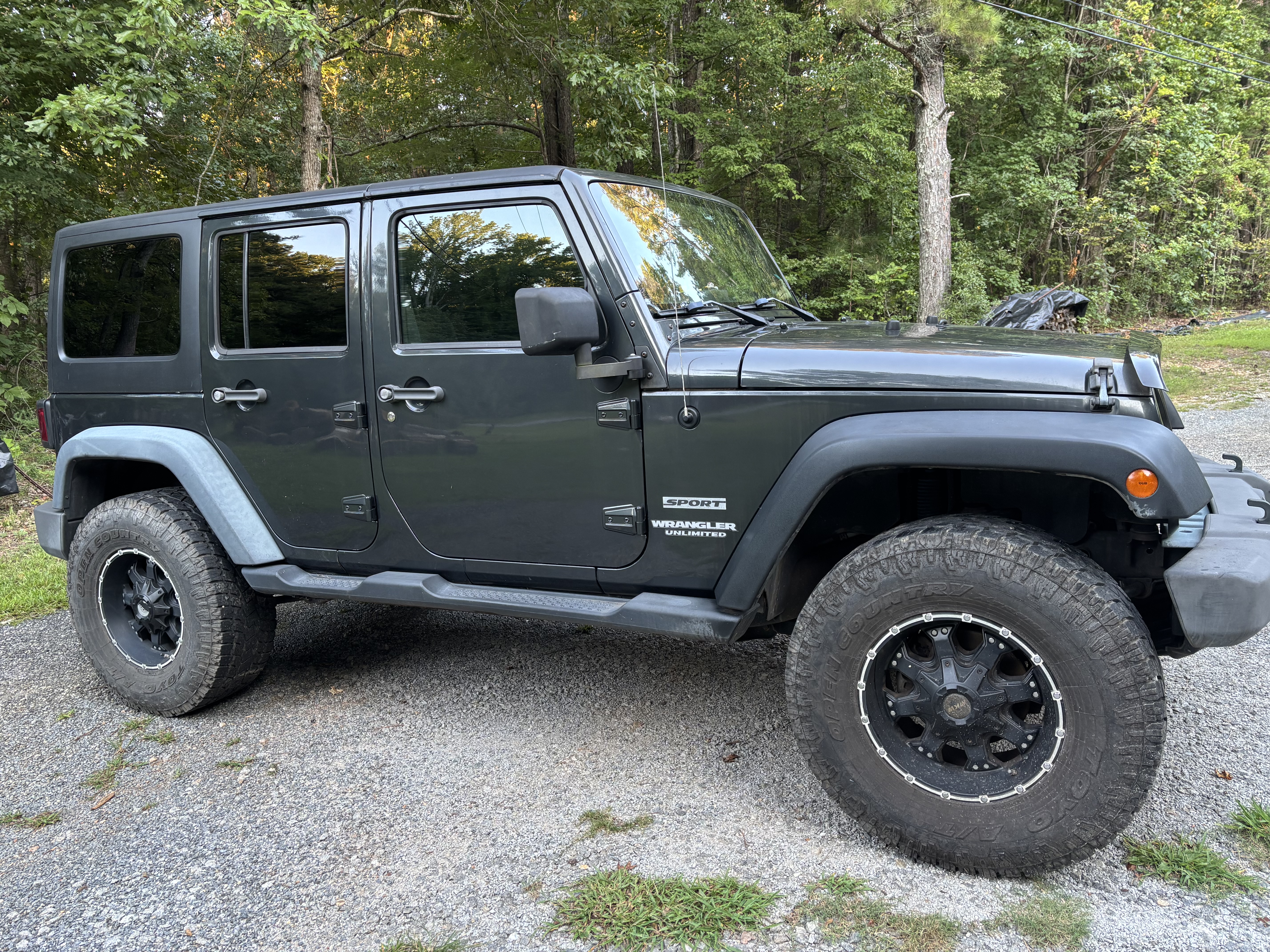 Used 2010 Jeep Wrangler Unlimited Sport AWD/4WD image 4