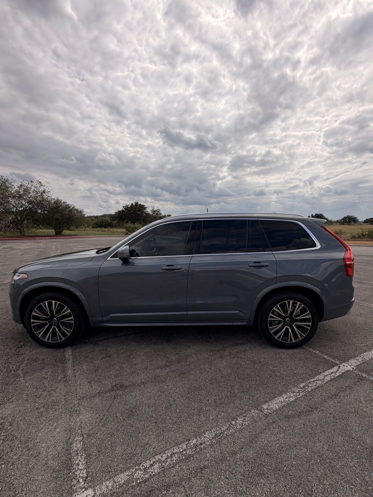 Used 2020 Volvo XC90 T5 Momentum w/ Protection Package Premier AWD/4WD image 6