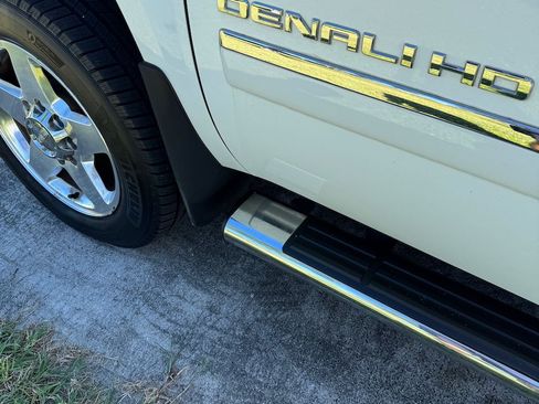 Used 2014 GMC Sierra 2500 Denali w/ Suspension Package, Off-Road image 30