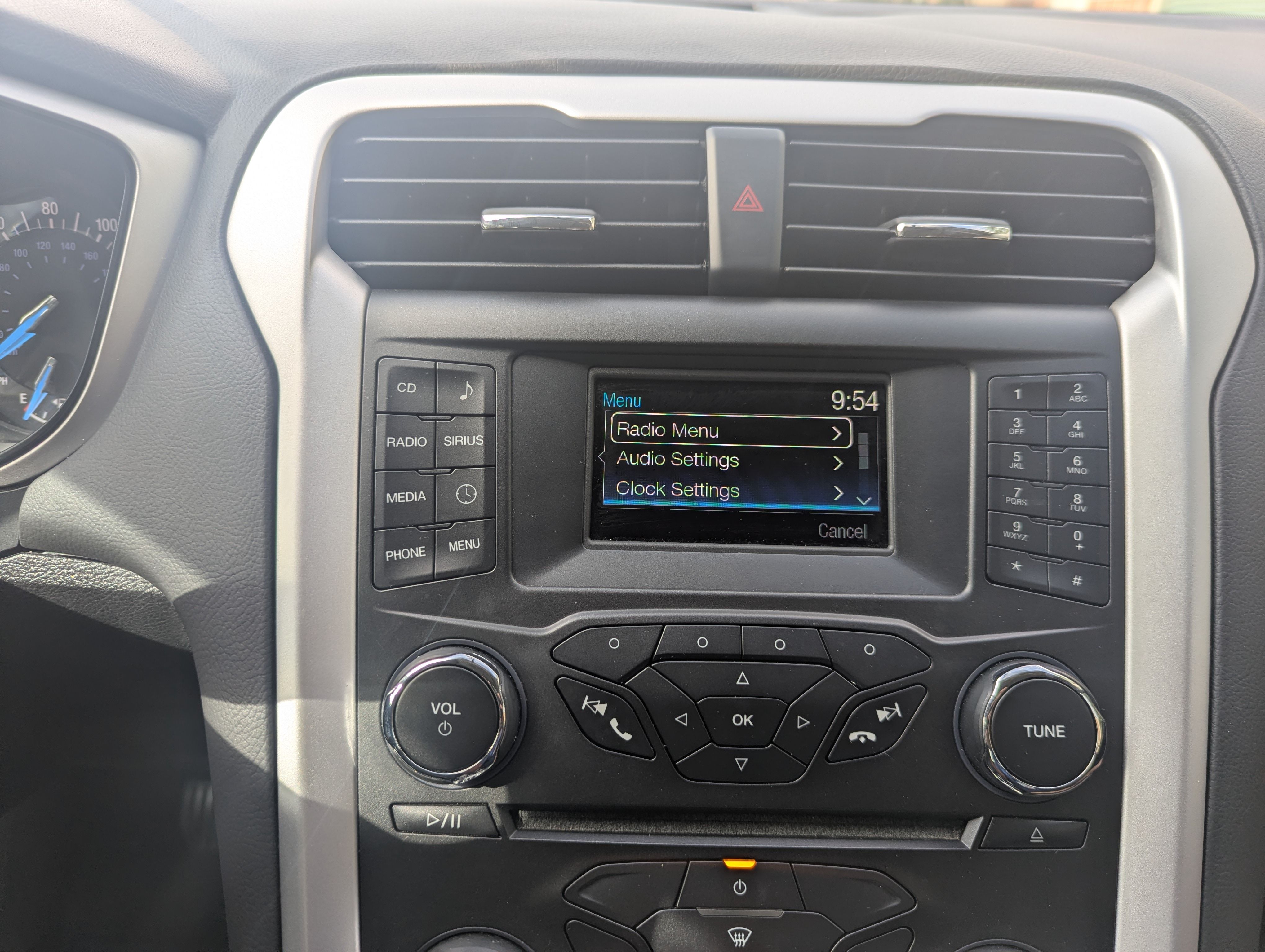 Used 2016 Ford Fusion SE FWD image 11
