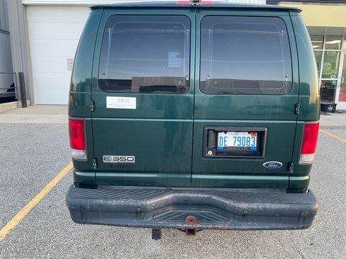 Used 2009 Ford E-350 and Econoline 350 Super Duty image 2