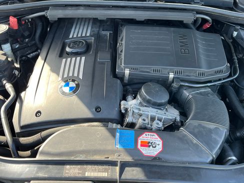 Used 2009 BMW 335i xDrive Sedan AWD/4WD image 9