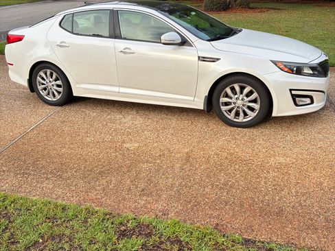Used 2015 Kia Optima EX w/ EX Premium Package FWD image 11