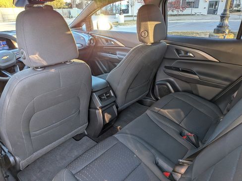 Used 2025 Chevrolet Equinox EV LT image 20