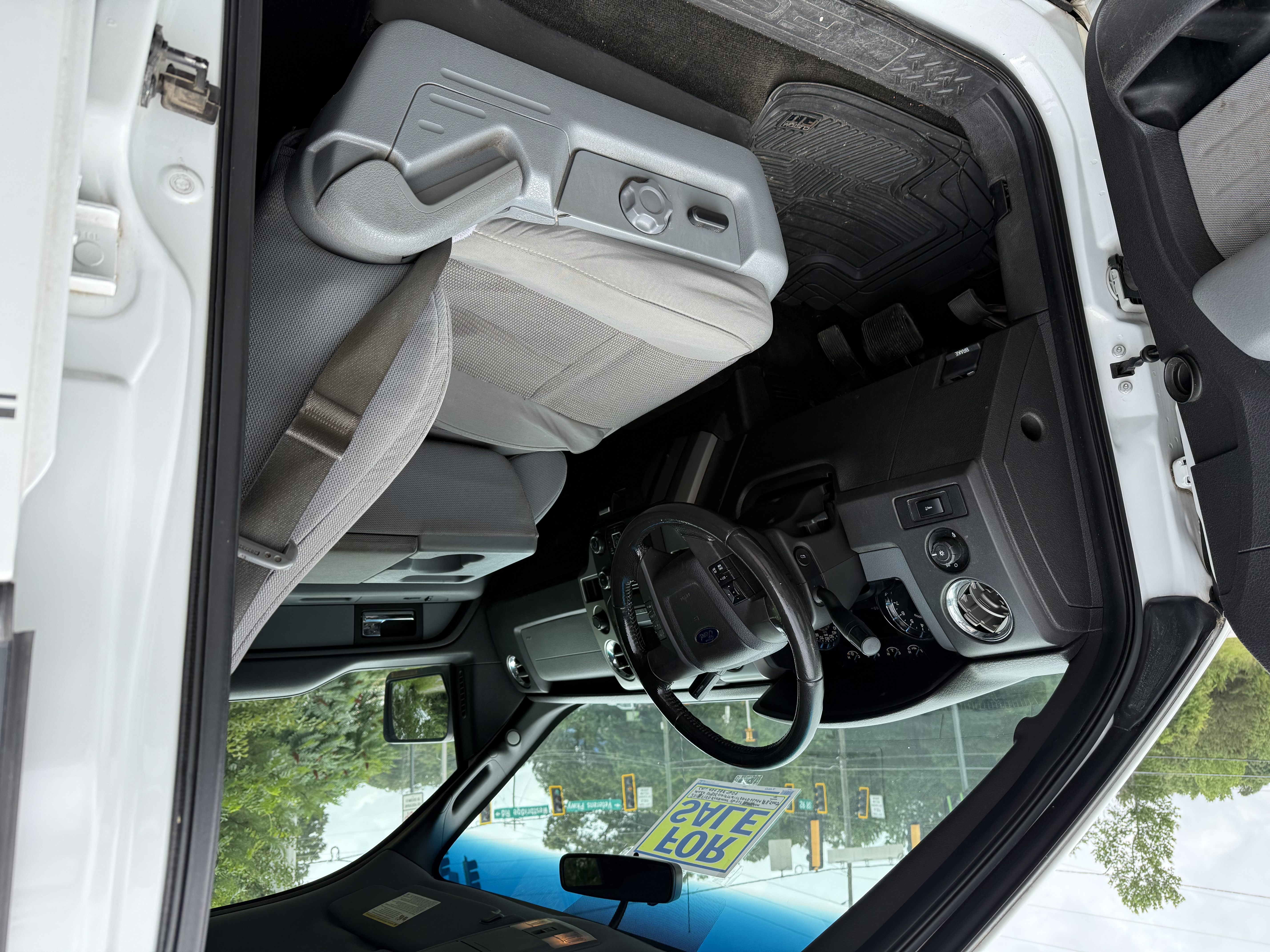Used 2013 Ford F150 XLT w/ Luxury Equipment Group RWD image 4