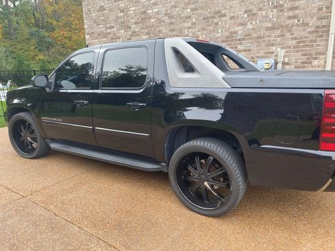 Used 2007 Chevrolet Avalanche LT w/ LT Preferred Equipment Group image 4