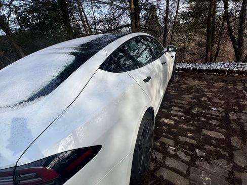 Used 2022 Tesla Model S Standard Range image 9