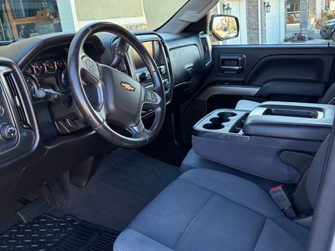 Used 2019 Chevrolet Silverado 1500 LT image 2