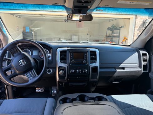 Used 2018 RAM 1500 Classic SLT image 10