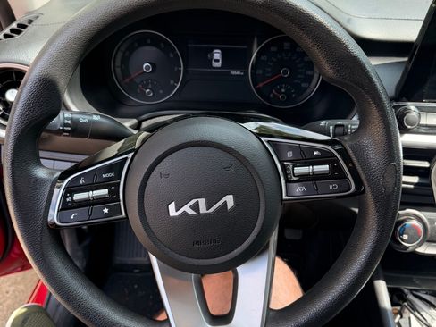 Used 2024 Kia Forte LXS w/ LXS Technology Package FWD image 11