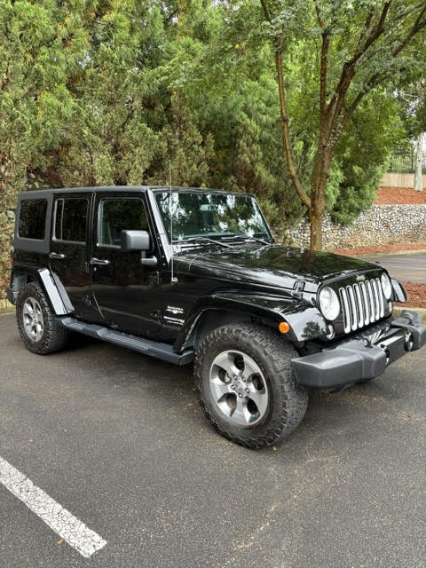 Used 2018 Jeep Wrangler Unlimited Sahara AWD/4WD image 2