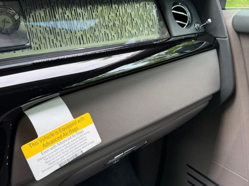 Used 2018 Rolls-Royce Phantom Sedan RWD image 25