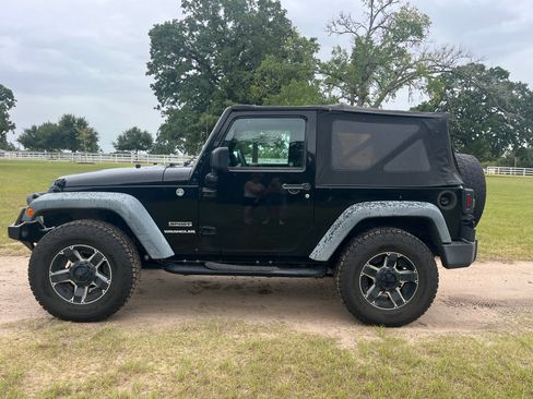 Used 2012 Jeep Wrangler Sport AWD/4WD image 4