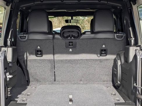 Used 2023 Jeep Wrangler Unlimited Rubicon image 9