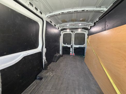 Used 2018 Ford Transit 250 148 Medium Roof RWD image 12