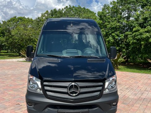 Used 2017 Mercedes-Benz Sprinter 3500 image 5