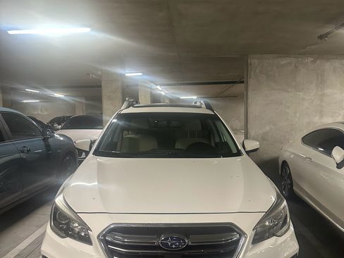 Used 2018 Subaru Outback 2.5i Premium image 1