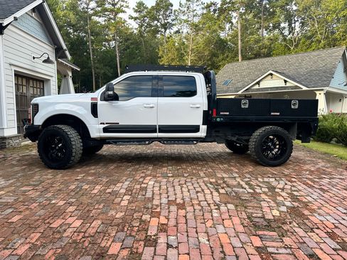 Used 2019 Ford F250 XL w/ Power Equipment Group image 2