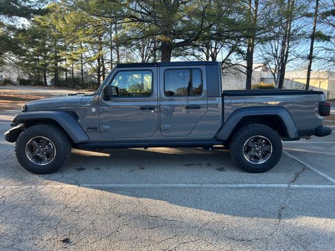 Used 2021 Jeep Gladiator Sport image 5