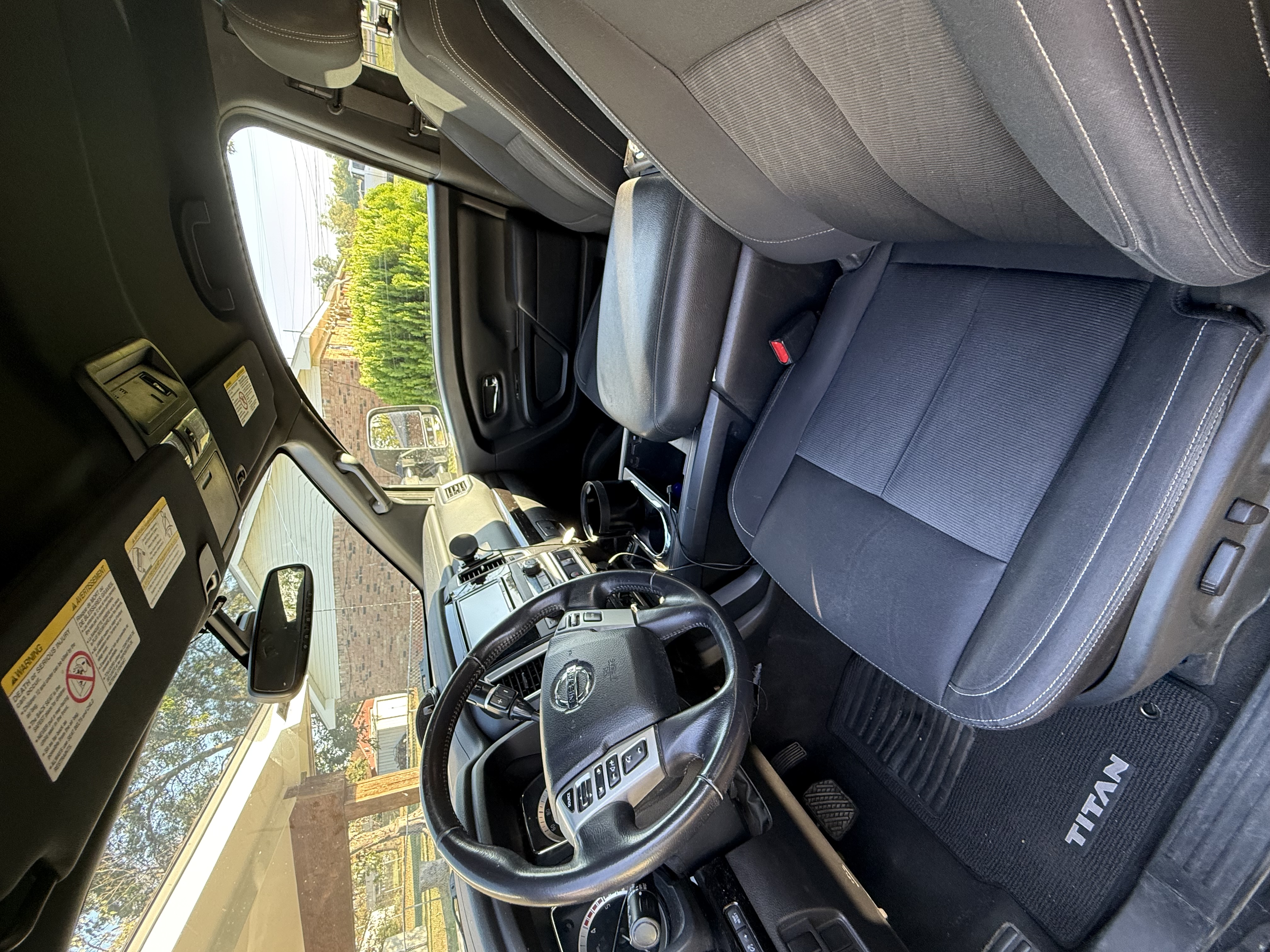 Used 2018 Nissan Titan SV w/ SV Convenience Package AWD/4WD image 6