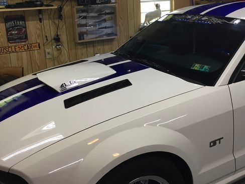 Used 2006 Ford Mustang GT Premium image 2