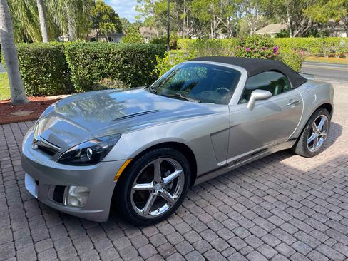 Used 2007 Saturn Sky Red Line RWD image 9