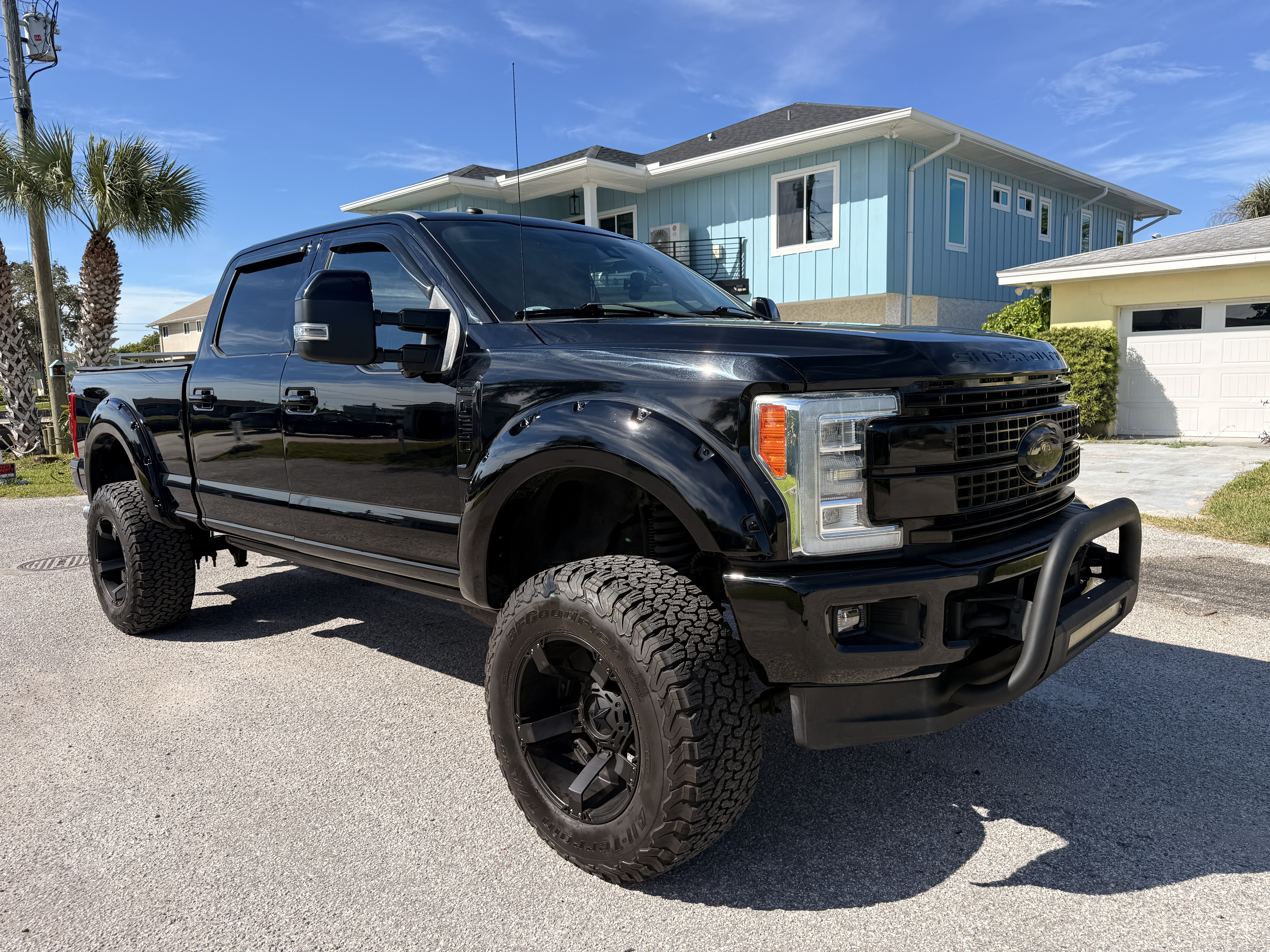Used 2017 Ford F250 Platinum AWD/4WD image 9