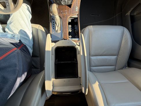 Used 2011 Acura MDX Sport Utility 4D image 12